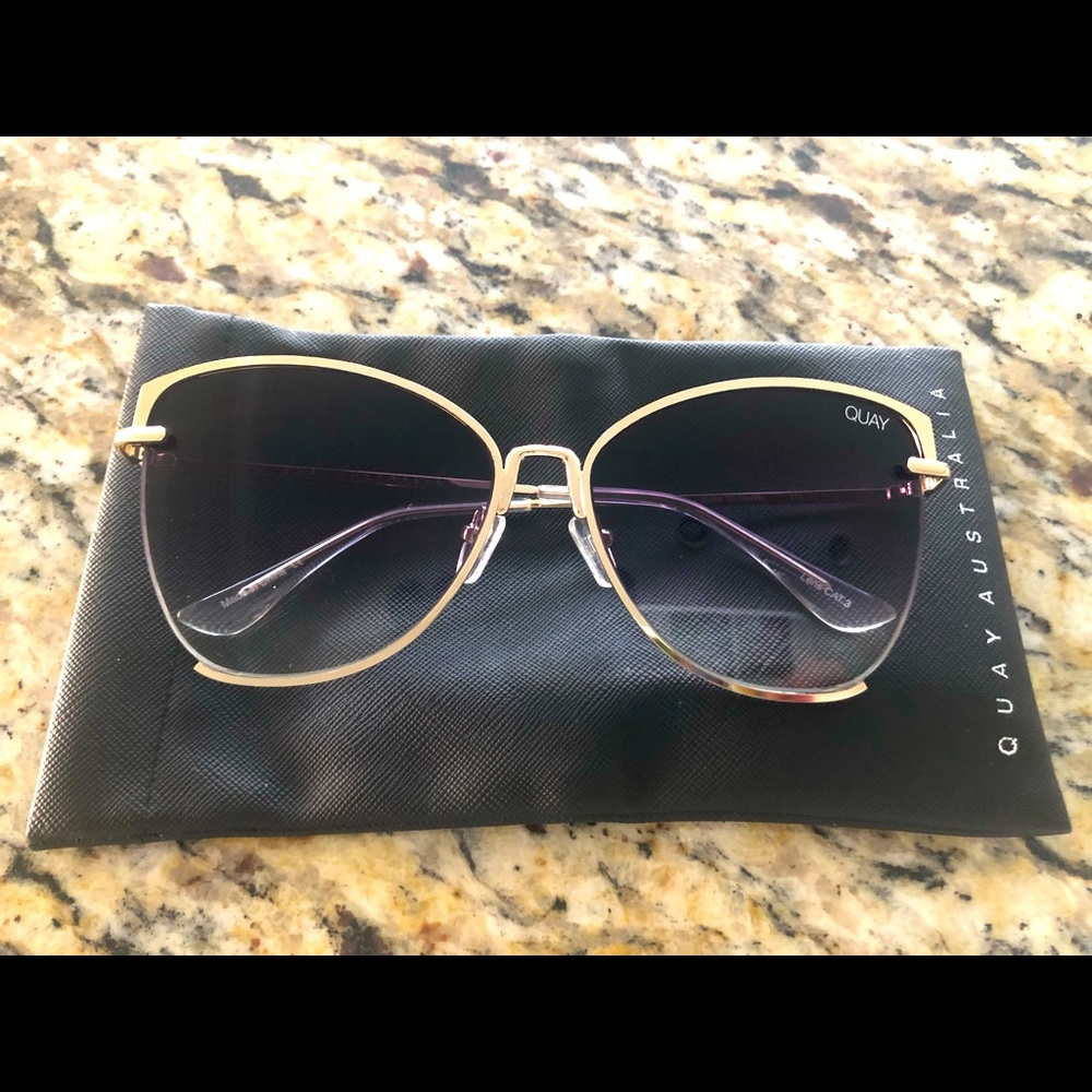**SOLD**Quay sunglasses-Adorable and so classy!